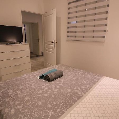 La Bd : Joli T2 Renove /Wi-Fi/Centre-Ville อองกูแลม ภายนอก รูปภาพ