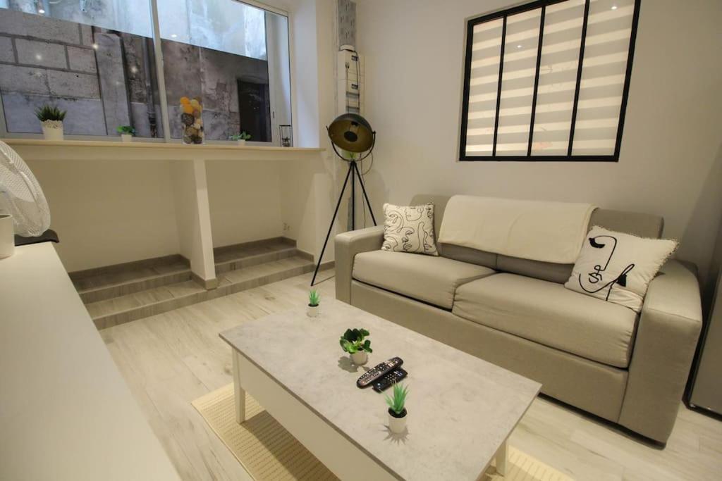 La Bd : Joli T2 Renove /Wi-Fi/Centre-Ville อองกูแลม ภายนอก รูปภาพ